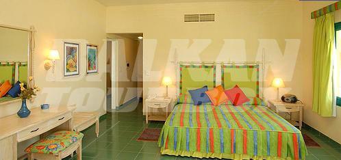 почивка в Playa Costa Verde