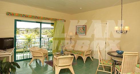 почивка в Playa Costa Verde