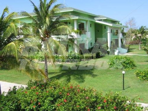 почивка в Playa Costa Verde