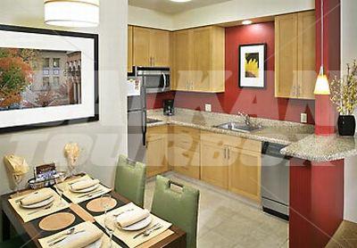 почивка в Residence Inn by Marriott Kansas City Airport