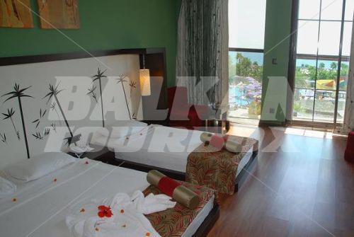 почивка в Siam Elegance Hotel and Spa