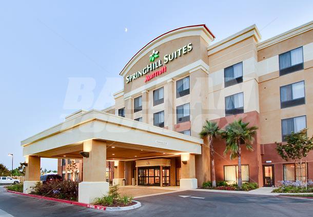 почивка в  SpringHill Suites by Marriott Fresno