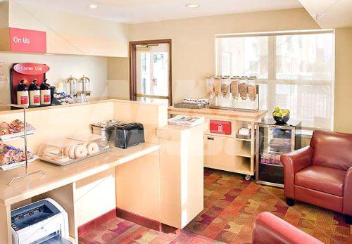 почивка в TownePlace Suites by Marriott Newark Silicon Valley