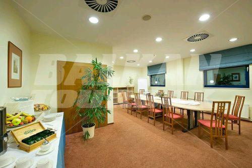 почивка в Ramada Airport Prague