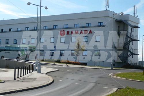 почивка в Ramada Airport Prague