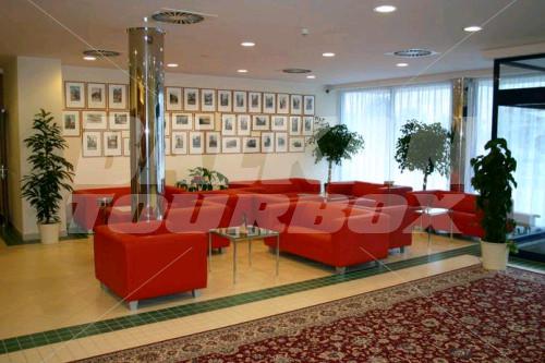 почивка в Ramada Airport Prague