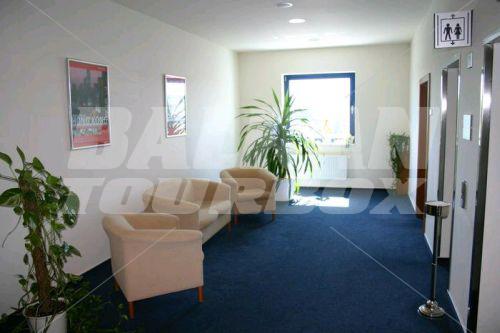 почивка в Ramada Airport Prague