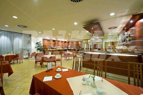 почивка в Ramada Airport Prague