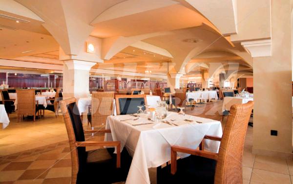 почивка в Roda Beach Resort and Spa