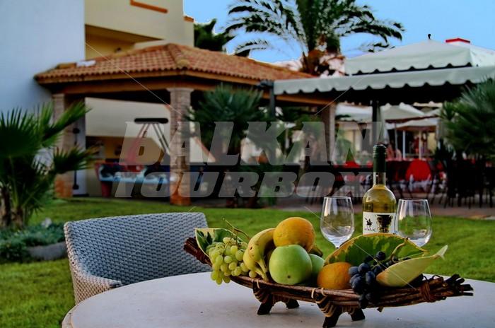holiday in Bella Elena Apartments