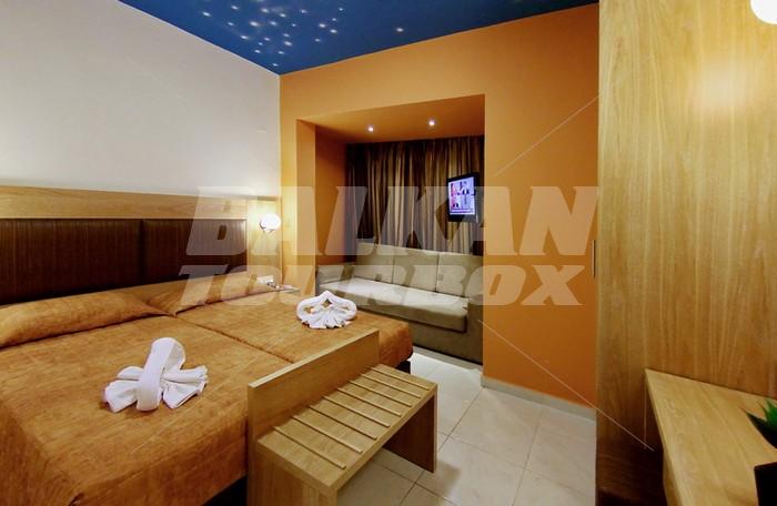 holiday in Bella Elena Apartments