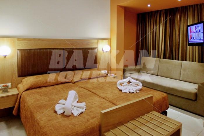 holiday in Bella Elena Apartments