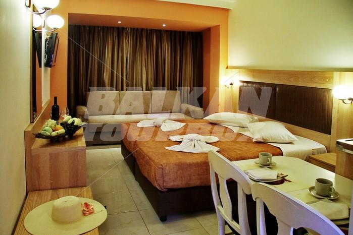 holiday in Bella Elena Apartments