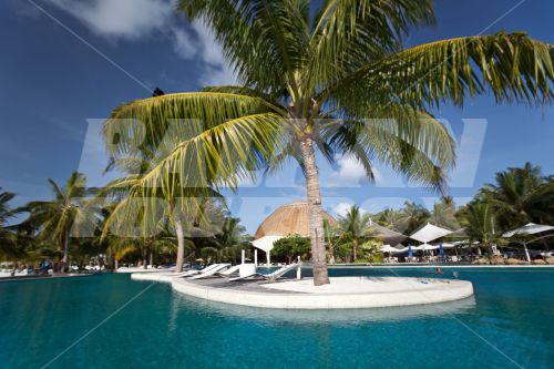 почивка в Holiday Inn Resort Kandooma