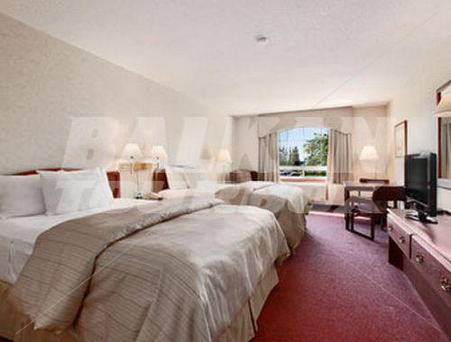 holiday in Days Inn and Suites Brandon