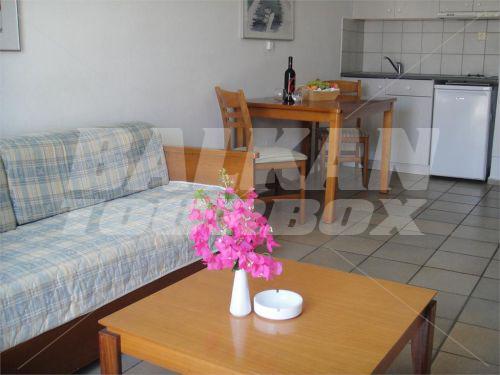 holiday in Elmi Suites