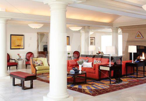 почивка в Rochester Airport Marriott