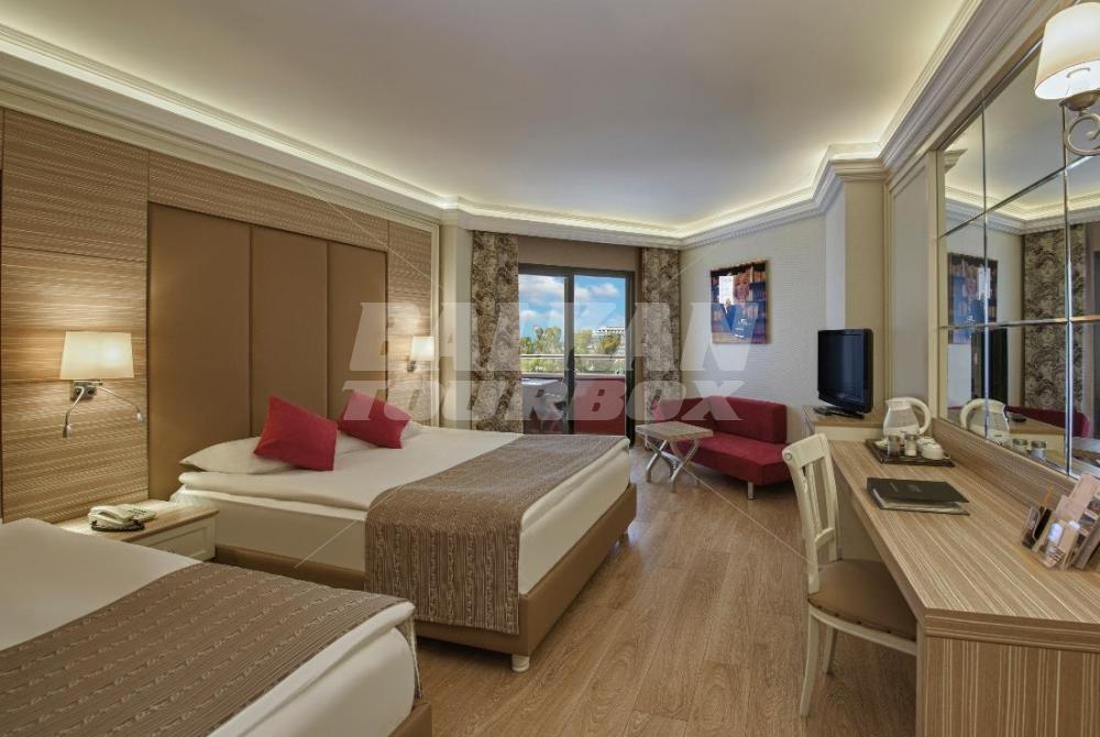 почивка в Delphin Deluxe Resort