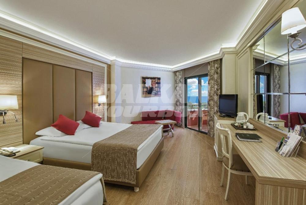 почивка в Delphin Deluxe Resort