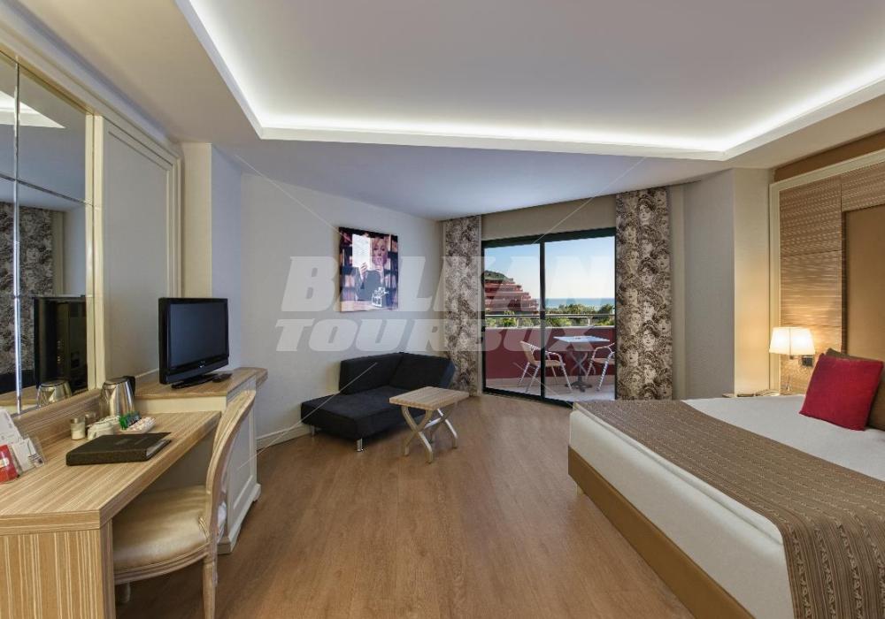 почивка в Delphin Deluxe Resort