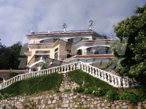 holiday in Mirabelle