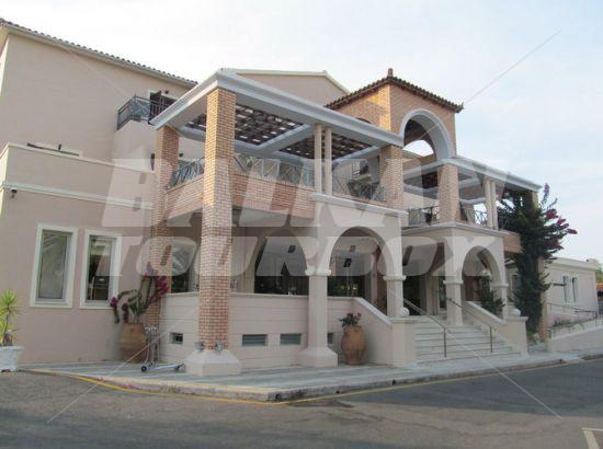 почивка в Apollo Palace and Village