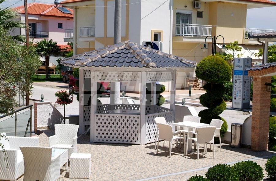 holiday in Villa Paradise