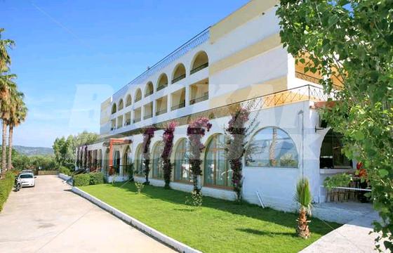 holiday in Silver Bay Hotel and Bungalows