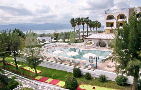 holiday in Silver Bay Hotel and Bungalows