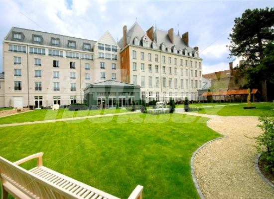 holiday in Dukes Palace