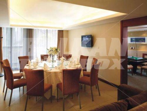 holiday in Howard Johnson All Suites