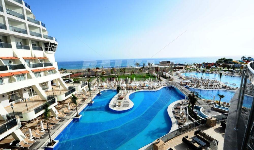 почивка в Sea Planet Resort and Spa