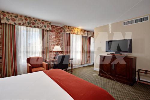 почивка в Holiday Inn Express Santa Barbara