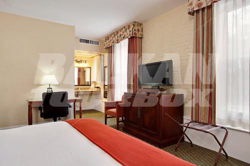 почивка в Holiday Inn Express Santa Barbara