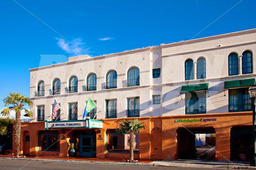 почивка в Holiday Inn Express Santa Barbara