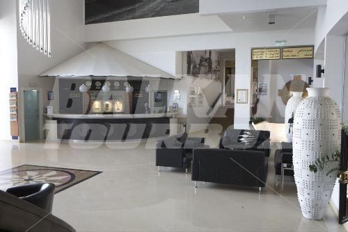 почивка в Golden Tulip Al Jazira Hotel & Resort