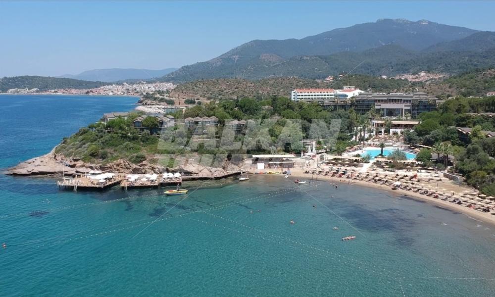 holiday in Club Marvy by Paloma