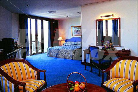 holiday in Chatrium