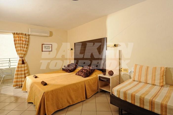 holiday in Apollo Apartments