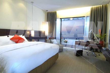 holiday in Sofitel Philippines Plaza
