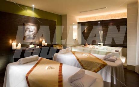 holiday in Sofitel Philippines Plaza