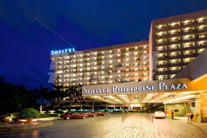 holiday in Sofitel Philippines Plaza