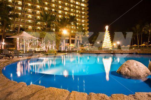 holiday in Sofitel Philippines Plaza