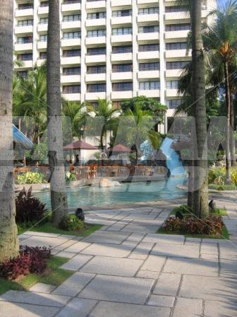 holiday in Sofitel Philippines Plaza