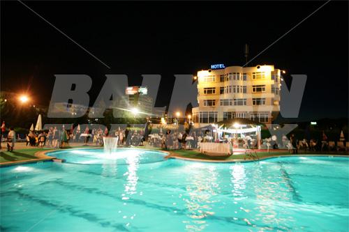 holiday in Continental Vore Tirana