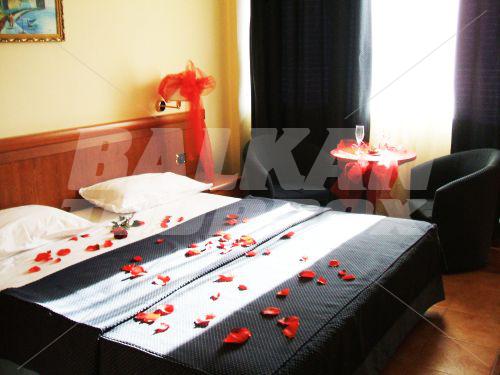 holiday in Continental Vore Tirana