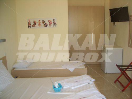 holiday in Athos Bay Villa