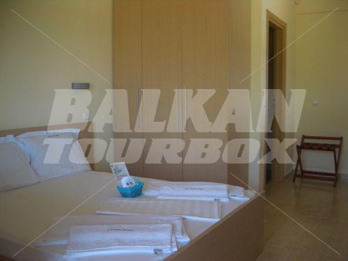 holiday in Athos Bay Villa