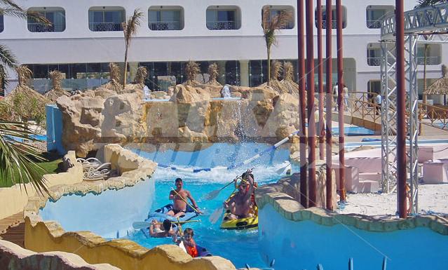 почивка в Titanic Aqua Park & Resort