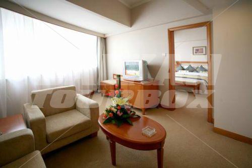 holiday in Aurum International